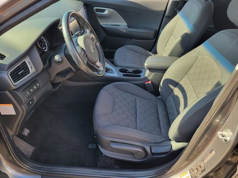 Used 2018 Kia Niro LX image 10