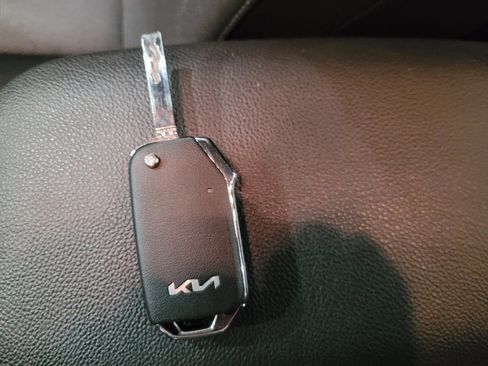 Used 2023 Kia Forte LXS w/ LXS Technology Package image 32