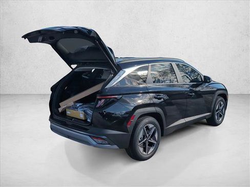 New 2026 Hyundai Tucson SEL image 2