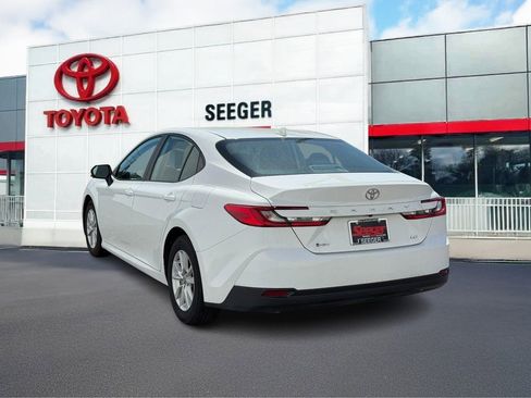 Used 2025 Toyota Camry LE image 4