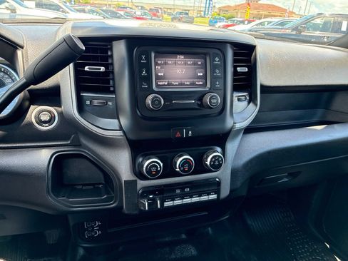 Used 2024 RAM 3500 Tradesman w/ Chrome Appearance Group AWD/4WD image 22