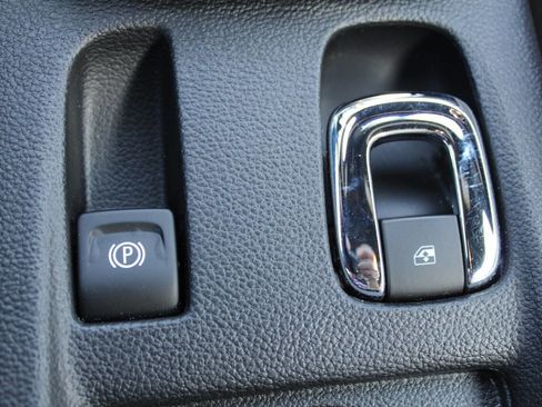 Used 2017 Buick Cascada Premium image 15