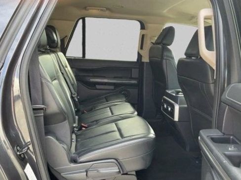 Used 2024 Ford Expedition Max XLT image 12