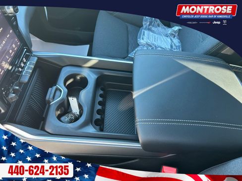 New 2026 RAM 1500 4x4 Crew Cab image 17
