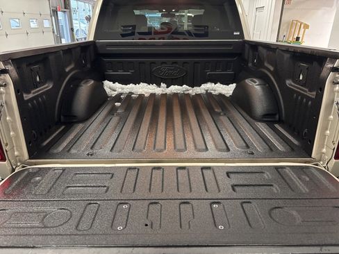 Used 2018 Ford F150 XLT w/ Equipment Group 301A Mid image 26