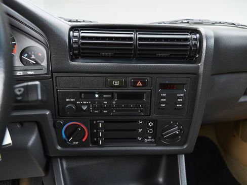Used 1991 BMW 318iS Coupe RWD image 54