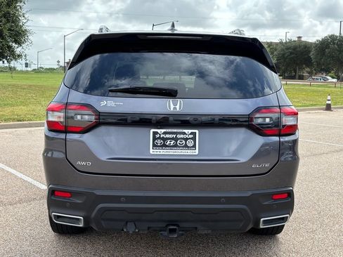 Used 2023 Honda Pilot Elite image 6