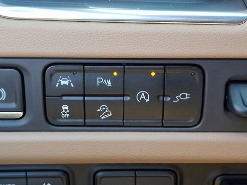 Certified 2021 Chevrolet Tahoe Premier w/ Premium Package image 26