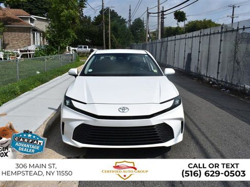 Used 2025 Toyota Camry LE AWD/4WD image 2