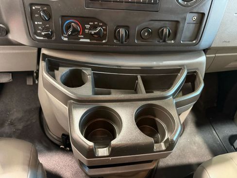 Used 2014 Ford E-250 and Econoline 250 w/ Power Group image 15
