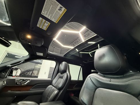 Used 2021 Lincoln Navigator Reserve AWD/4WD image 11