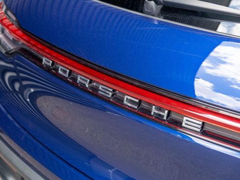 Used 2024 Porsche Macan AWD/4WD image 19
