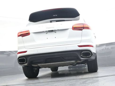 Used 2017 Porsche Cayenne Platinum Edition AWD/4WD image 32