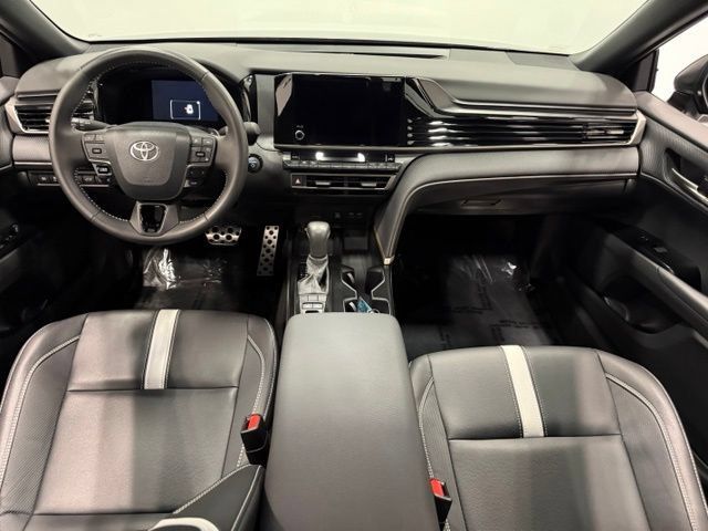Used 2026 Toyota Camry Hybrid FWD image 28