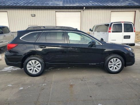 Used 2018 Subaru Outback 2.5i Premium image 7