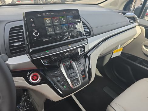New 2026 Honda Odyssey Touring image 21