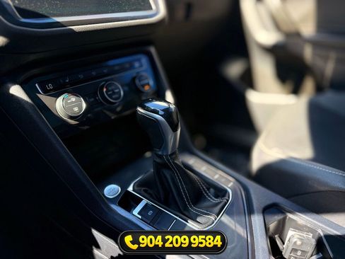 Used 2021 Volkswagen Tiguan SE FWD image 23