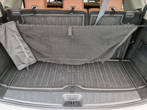 Used 2023 Nissan Pathfinder Platinum w/ Cargo Package AWD/4WD image 6