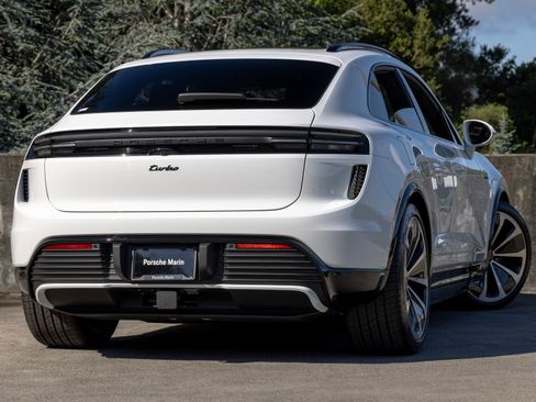 New 2025 Porsche Macan Turbo Electric AWD/4WD image 11