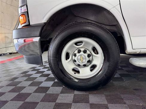 Used 2024 Chevrolet Express 2500 w/ Driver Convenience Package RWD image 7