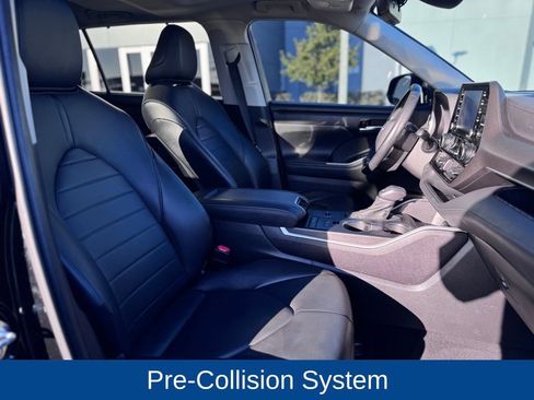 Used 2021 Toyota Highlander XLE image 20