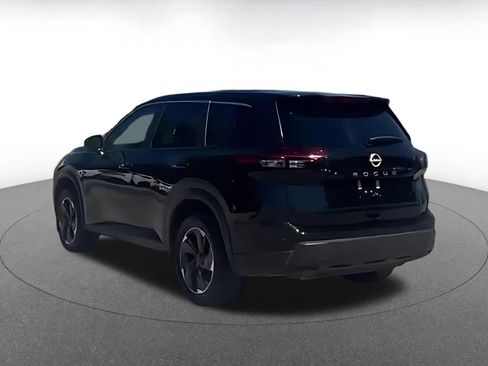 Used 2025 Nissan Rogue SV FWD image 14
