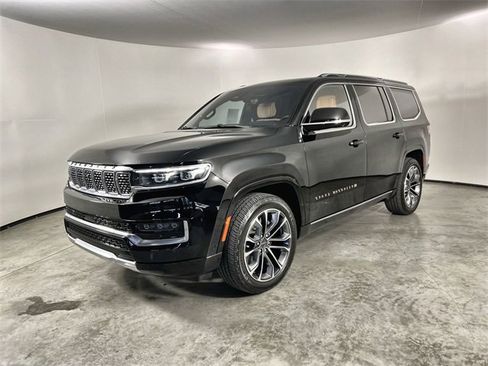 Used 2022 Jeep Grand Wagoneer Series III w/ Flexible Seating Group image 4