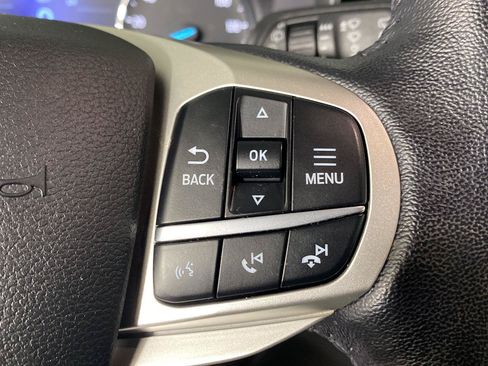 Used 2021 Ford Explorer XLT AWD/4WD image 11