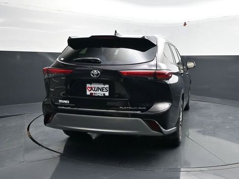 Used 2021 Toyota Highlander Platinum image 7