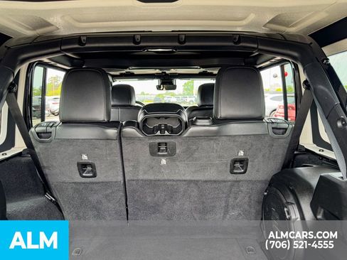 Used 2022 Jeep Wrangler Unlimited Sahara AWD/4WD image 23
