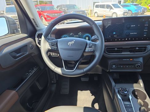 Used 2025 Ford Bronco Sport Outer Banks w/ Outer Banks Tech Package+ AWD/4WD image 7