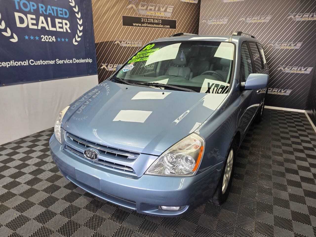 Used 2010 Kia Sedona EX w/ Luxury Pkg FWD image 2