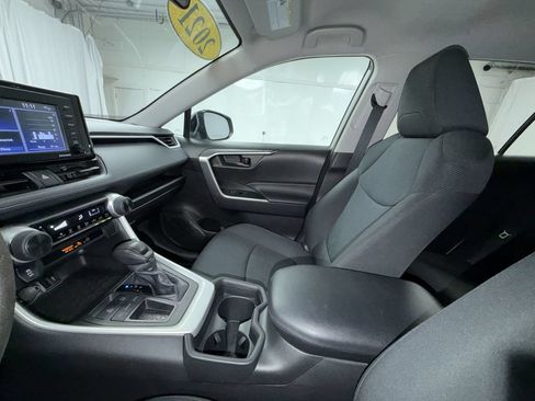 Used 2021 Toyota RAV4 LE FWD image 22