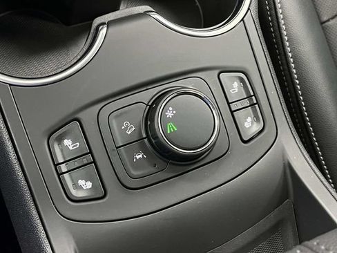 Used 2023 GMC Terrain SLT w/ LPO, Floor Liner Package FWD image 38