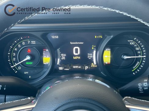 Used 2025 Jeep Wrangler Unlimited Sahara w/ Safety Group AWD/4WD image 25