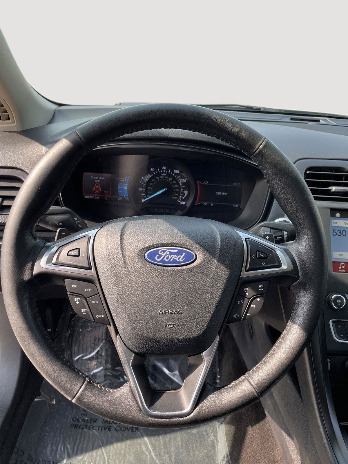 Used 2018 Ford Fusion SE w/ Equipment Group 201A FWD image 20