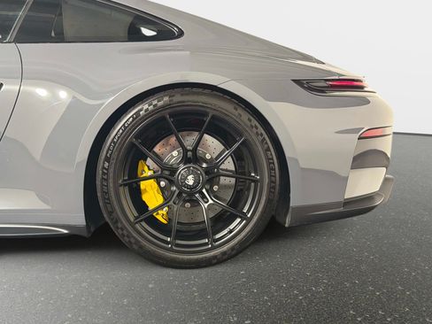 Used 2025 Porsche 911 GT3 RWD image 15