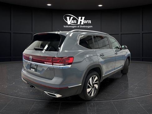 Used 2025 Volkswagen Atlas SEL AWD/4WD image 7