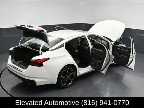 Used 2023 Nissan Altima 2.5 SR w/ SR Premium Package image 33