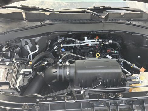 Used 2023 Ford Explorer XLT RWD image 27