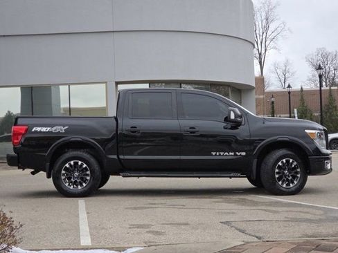 Used 2018 Nissan Titan PRO-4X w/ Pro-4x Convenience Package image 27