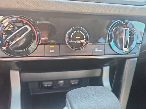 Used 2024 Kia Seltos LX AWD/4WD image 16