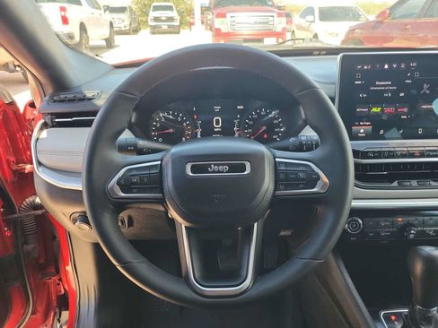 Used 2025 Jeep Compass Limited AWD/4WD image 19