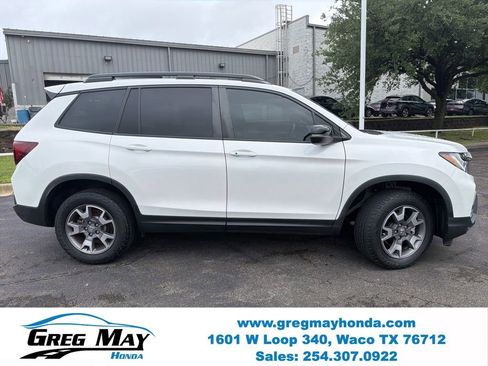 Used 2023 Honda Passport TrailSport image 2