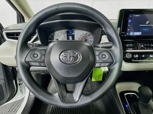 Used 2025 Toyota Corolla LE FWD image 15