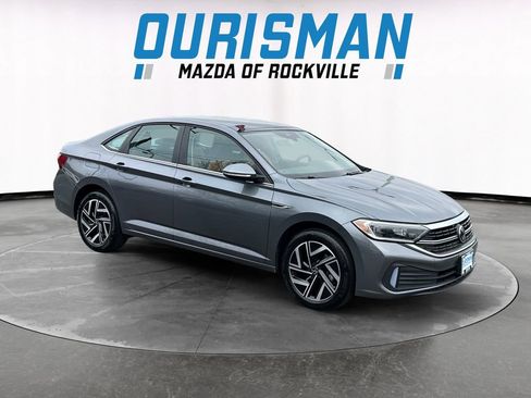 Used 2024 Volkswagen Jetta SEL image 1