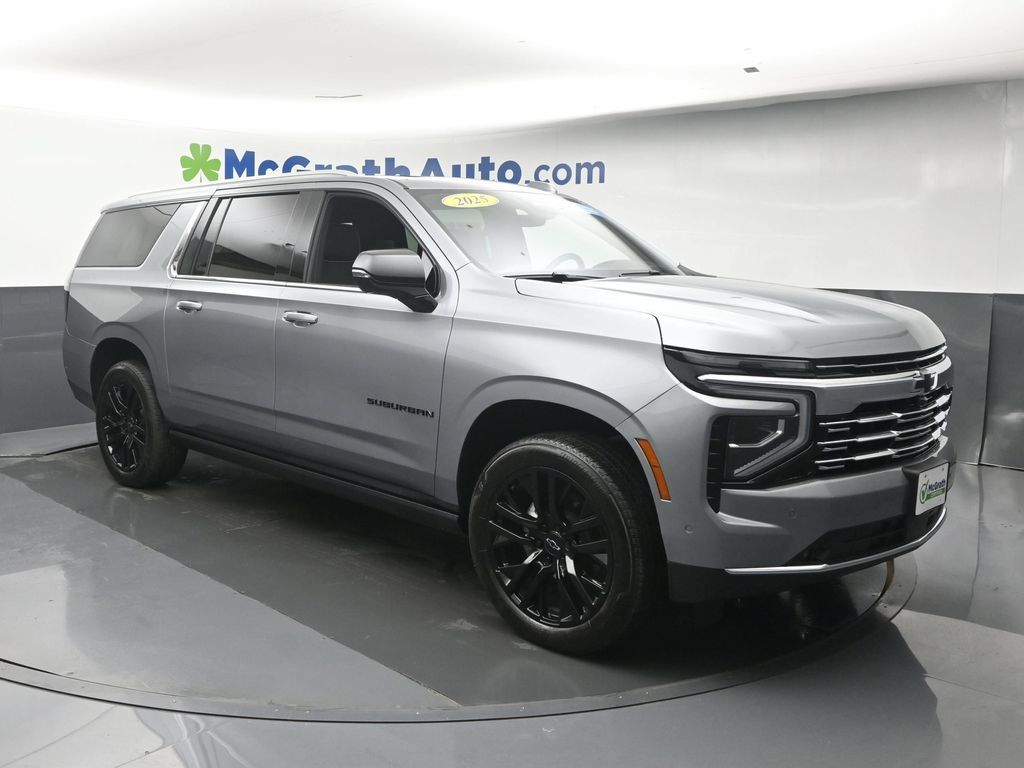 Used 2025 Chevrolet Suburban Premier AWD/4WD image 2