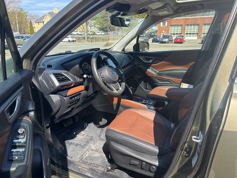 Used 2024 Subaru Forester Touring AWD/4WD image 9
