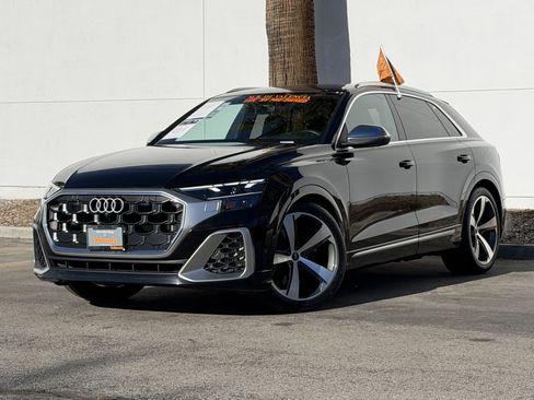 Used 2024 Audi SQ8 Premium Plus w/ Executive Package image 2