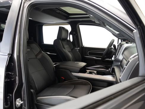 Used 2025 RAM 2500 Laramie w/ Night Edition AWD/4WD image 28